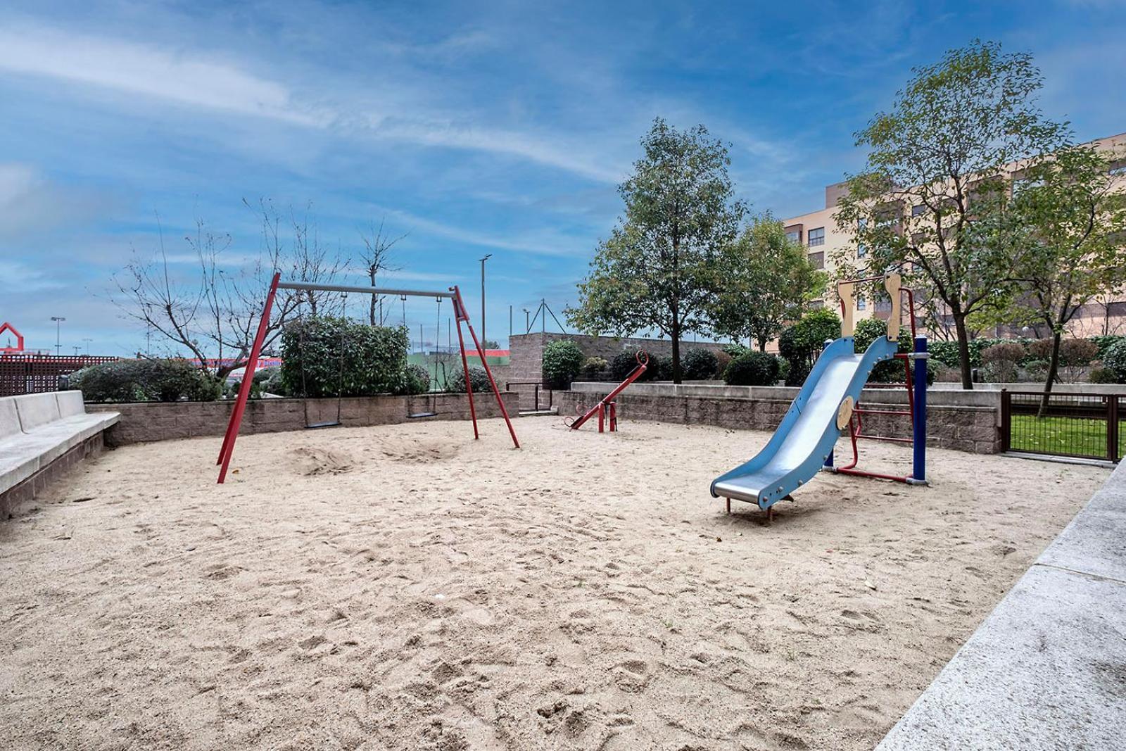 Apartamento Wanda Ifema Con Parking Y Piscina Madrid Exterior photo
